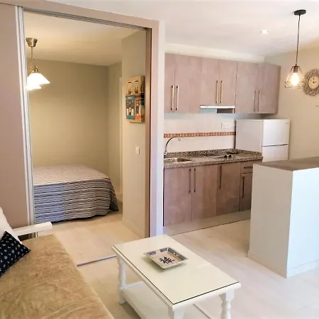 19 Eurosol A 200 Metros Carihuela * Торремолинос