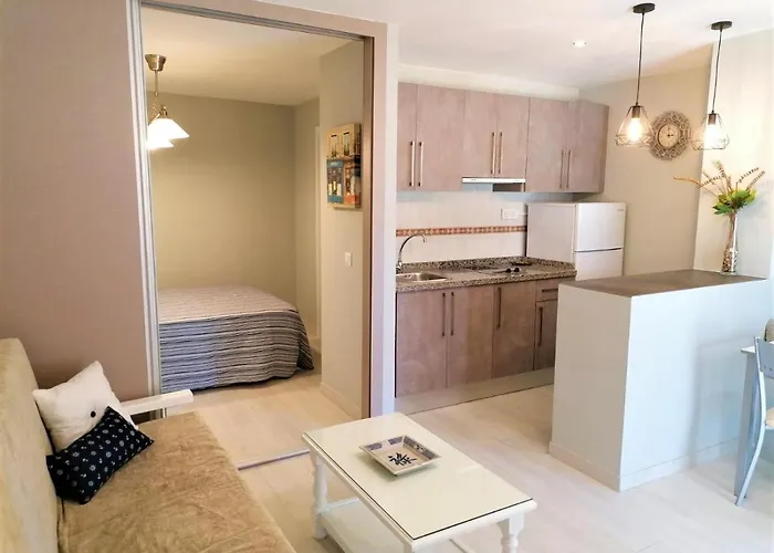 19 Eurosol A 200 Metros Carihuela * Torremolinos